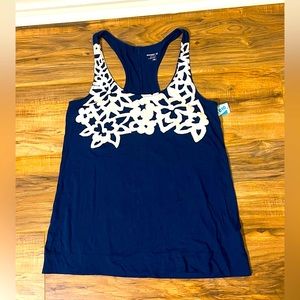 🆕 Old Navy Blue with White Floral Tank Top 🆕
